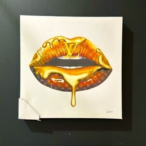 Art, print, glamorous. Lips, gold